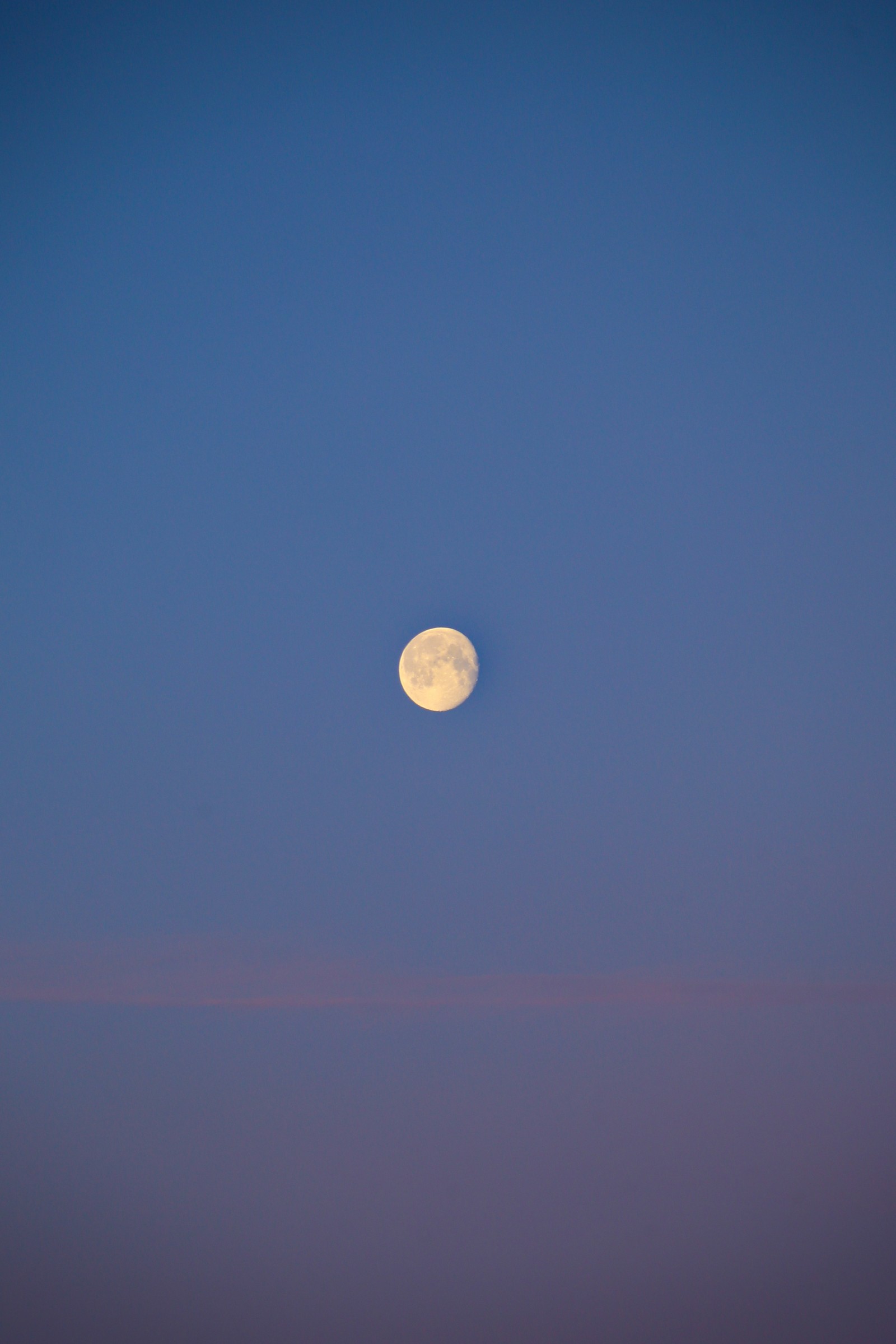 Moon at dawn. - My, The photo, Sky, dawn, Canon, moon, Beginning photographer