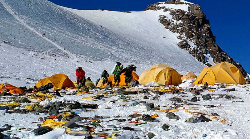 Tourists have managed to turn even the highest mountain in the world into a dump. - Everest, Garbage, Ecology, Waste recycling, Nature and man, The mountains, China, Longpost, Nature