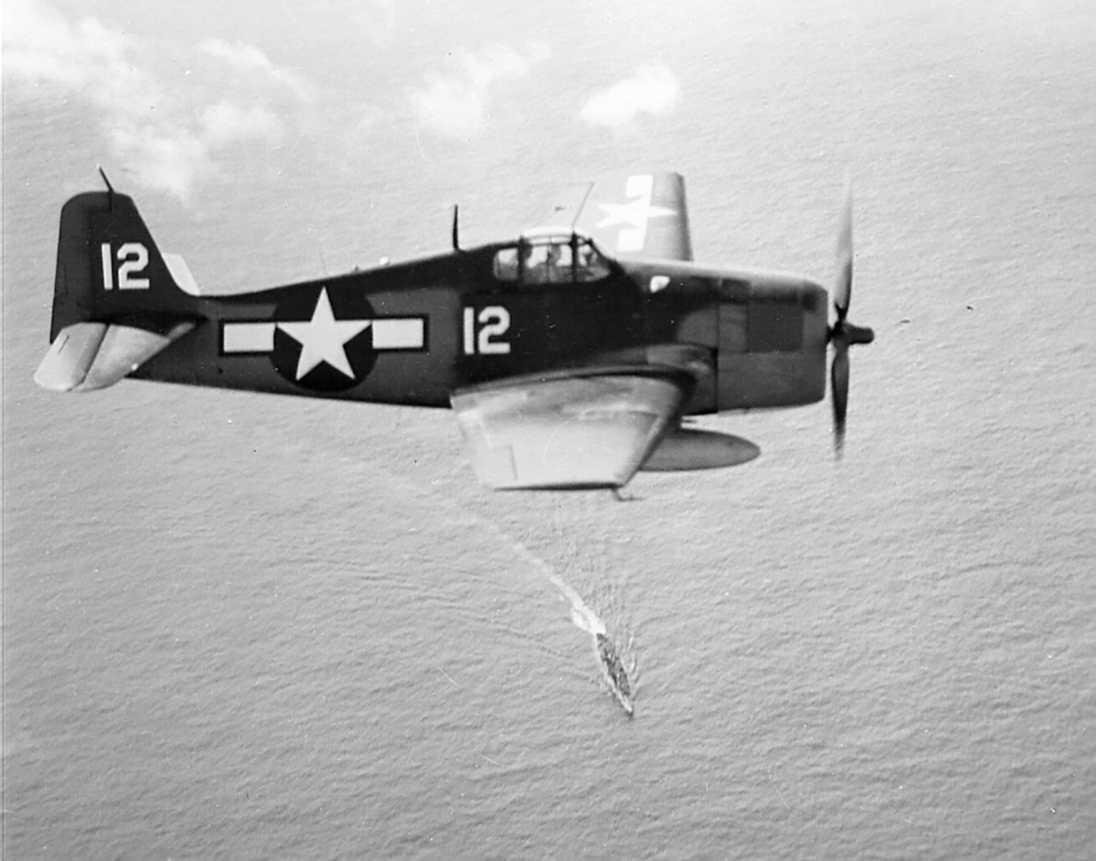 Carrier-based fighter Grumman F6F-3 Hellcat Devil Cat from aircraft carriers. - Airplane, The Second World War, Longpost, F6f Hellcat