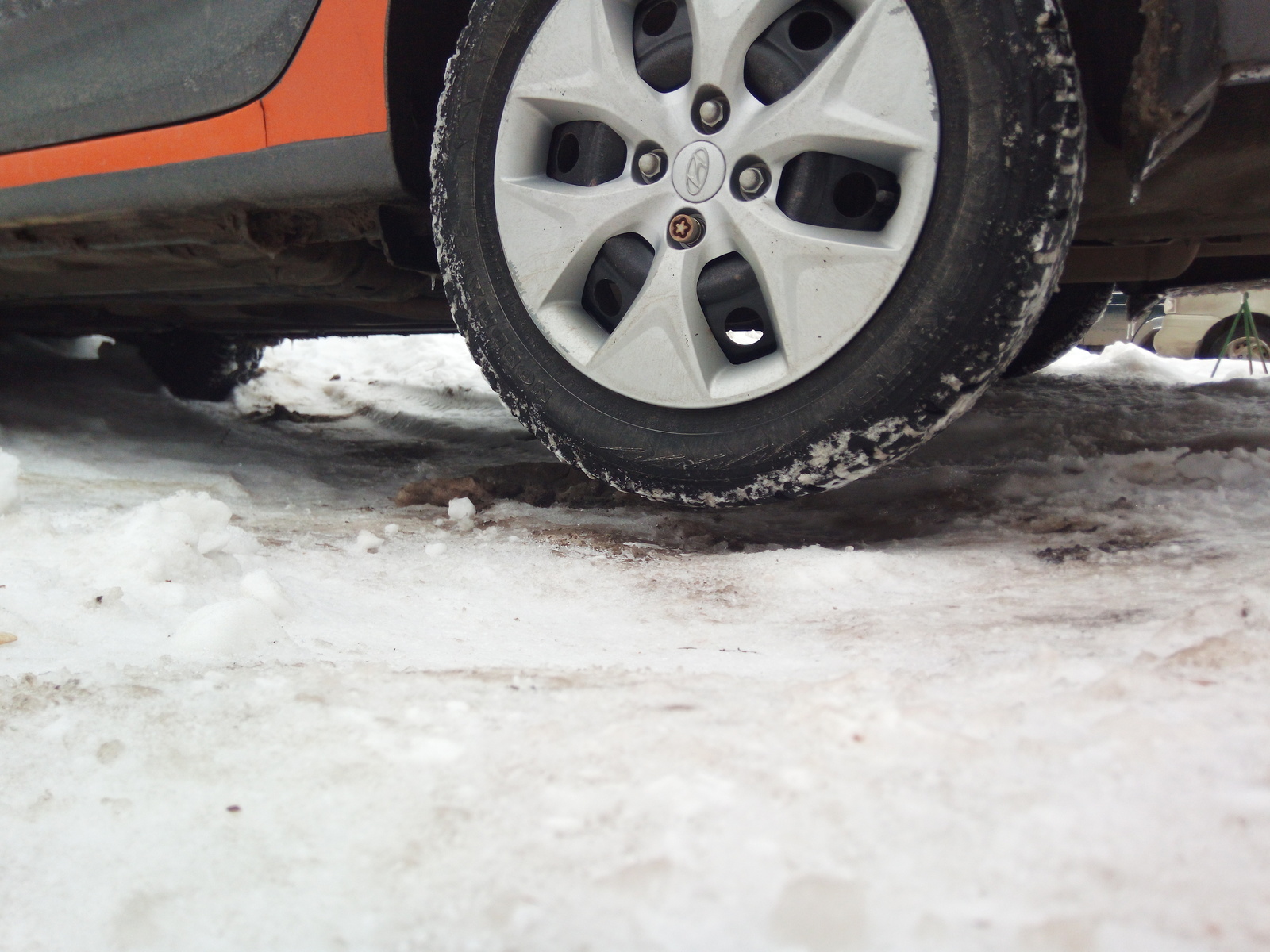 One wheel in the air - pay less for parking. - Car sharing, Parking, Delimobil, Колесо