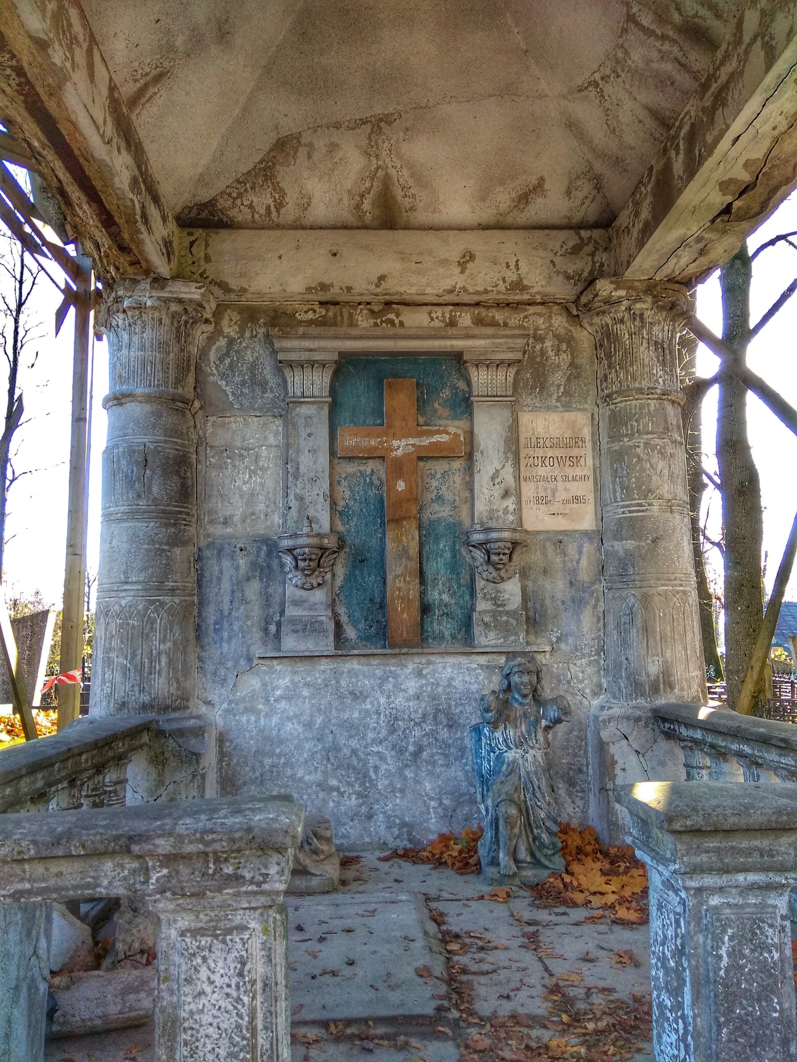Catholic cemetery in Mogilev. - My, Cemetery, Mogilev, Republic of Belarus, Longpost, The photo, Lo-Fi