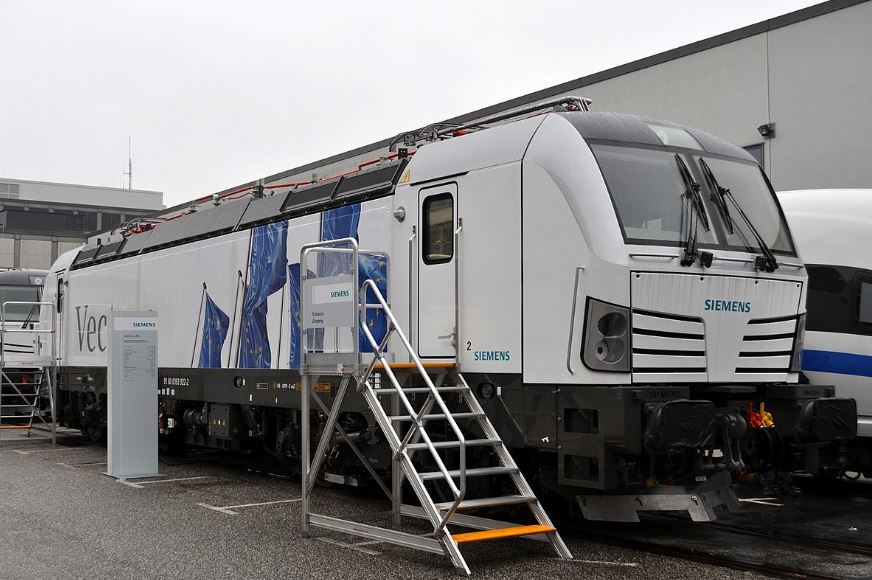 Siemens introduced the Vectron locomotive with combined drive. - Railway, Siemens, Germany, news, Longpost