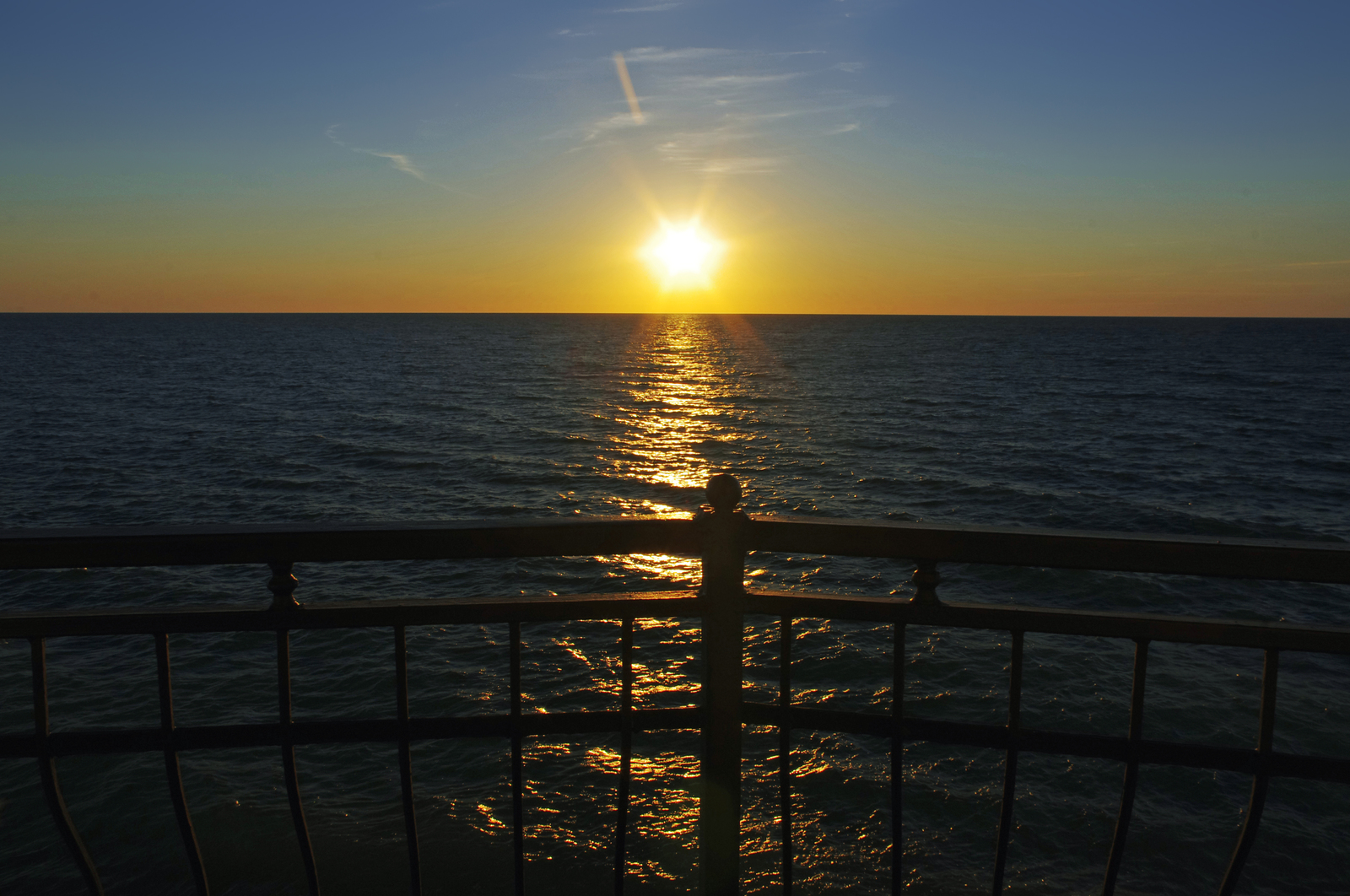 Evening in Kacha. - My, Crimea, Favelas, Kacha, The photo, Its own atmosphere, Sea, Sunset, Samostroy, Longpost