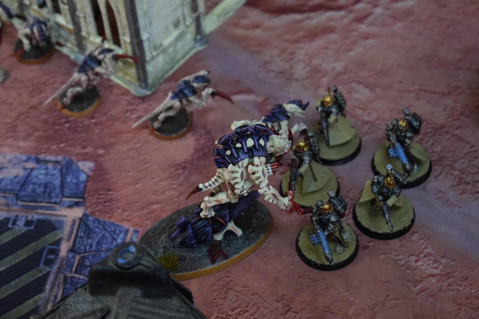 Battle of the Tyranids and the Mechanicus - My, Warhammer 40k, Miniature, Painting miniatures, Tyranids, Cult of Mechanicus, The fight, Longpost