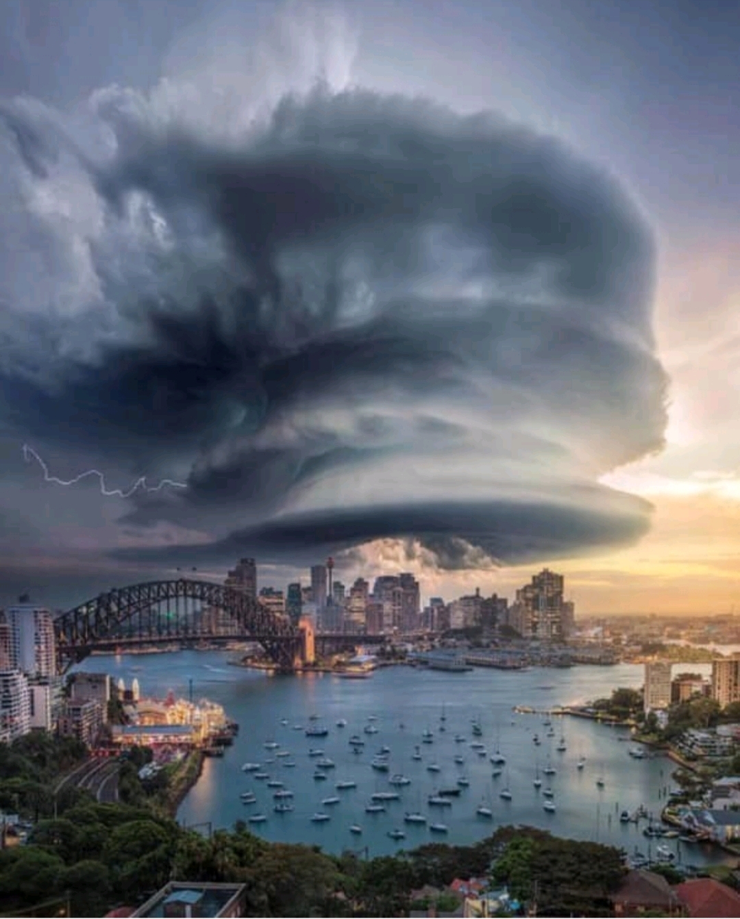 Sydney - Australia, Clouds, Lenticular clouds, Supercell