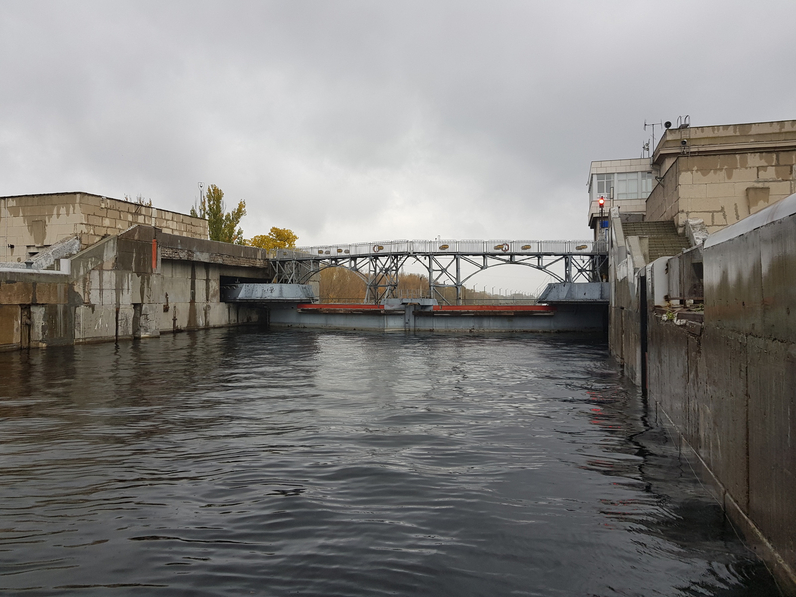 Consequences of the storm on the reservoir. Boat breakdown. How to overtake a boat from St. Petersburg to the Crimea - My, Nature, Russia, beauty, River, Travels, Hike, Sea, Tourism, Video, Longpost