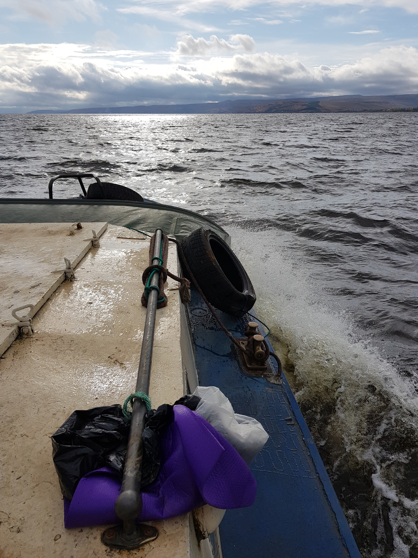 Consequences of the storm on the reservoir. Boat breakdown. How to overtake a boat from St. Petersburg to the Crimea - My, Nature, Russia, beauty, River, Travels, Hike, Sea, Tourism, Video, Longpost