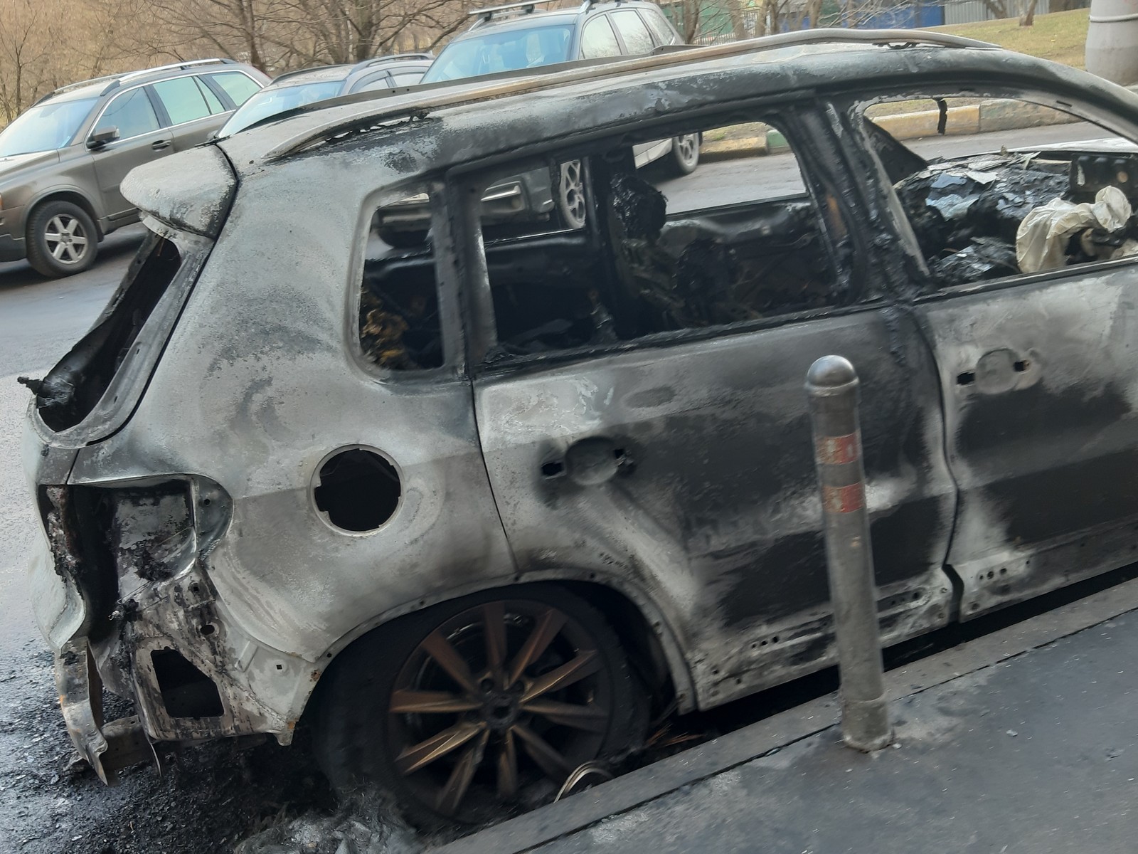 A car caught fire on Kantemirovskaya - Kantemirovskaya Metro Station, Auto, Longpost