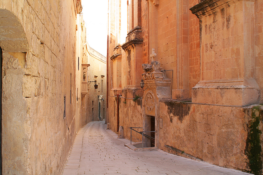 O sport! - Sport, Malta, Unclear, Striped pants, Peace, Around the world