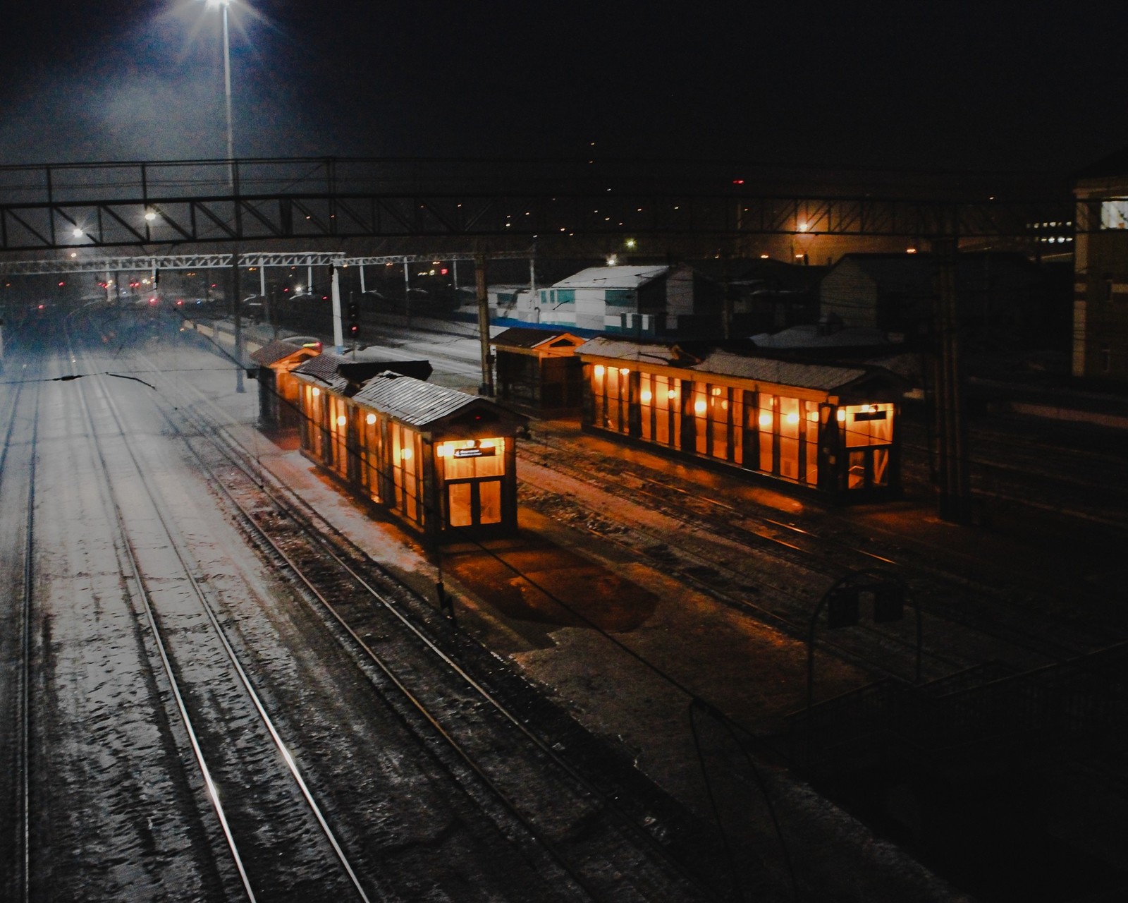 Details of one city 1/5 - My, The photo, Beginning photographer, Town, Night, Pyaterochka, Evening, Lock, Longpost