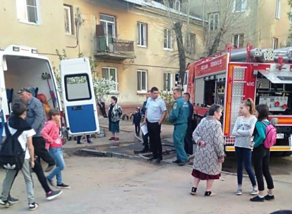 A 19-year-old from Volgograd pulled a three-year-old burnt boy out of the fire, the second guy pumped out the baby, who was already unconscious. - Volgograd, Fire, The rescue, Positive, Good people, Longpost