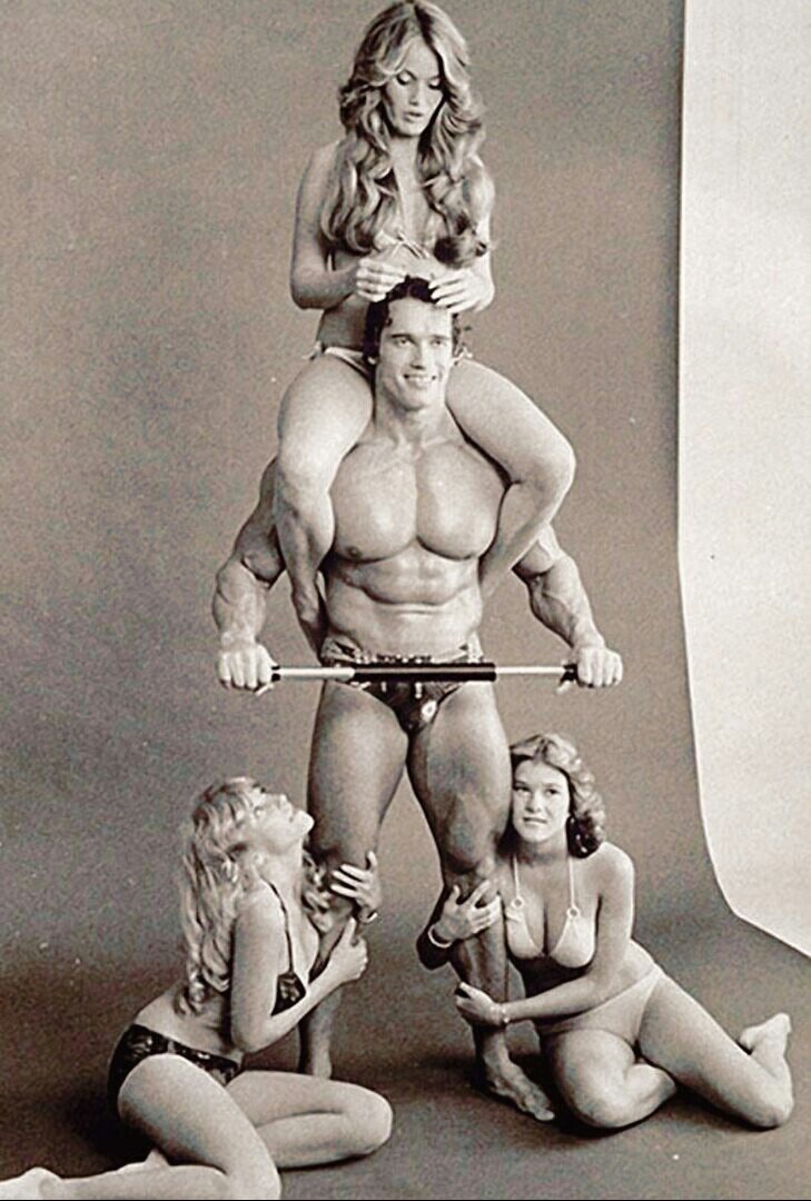 Arnie and girls - NSFW, Arnold Schwarzenegger, The photo, Girls, Longpost