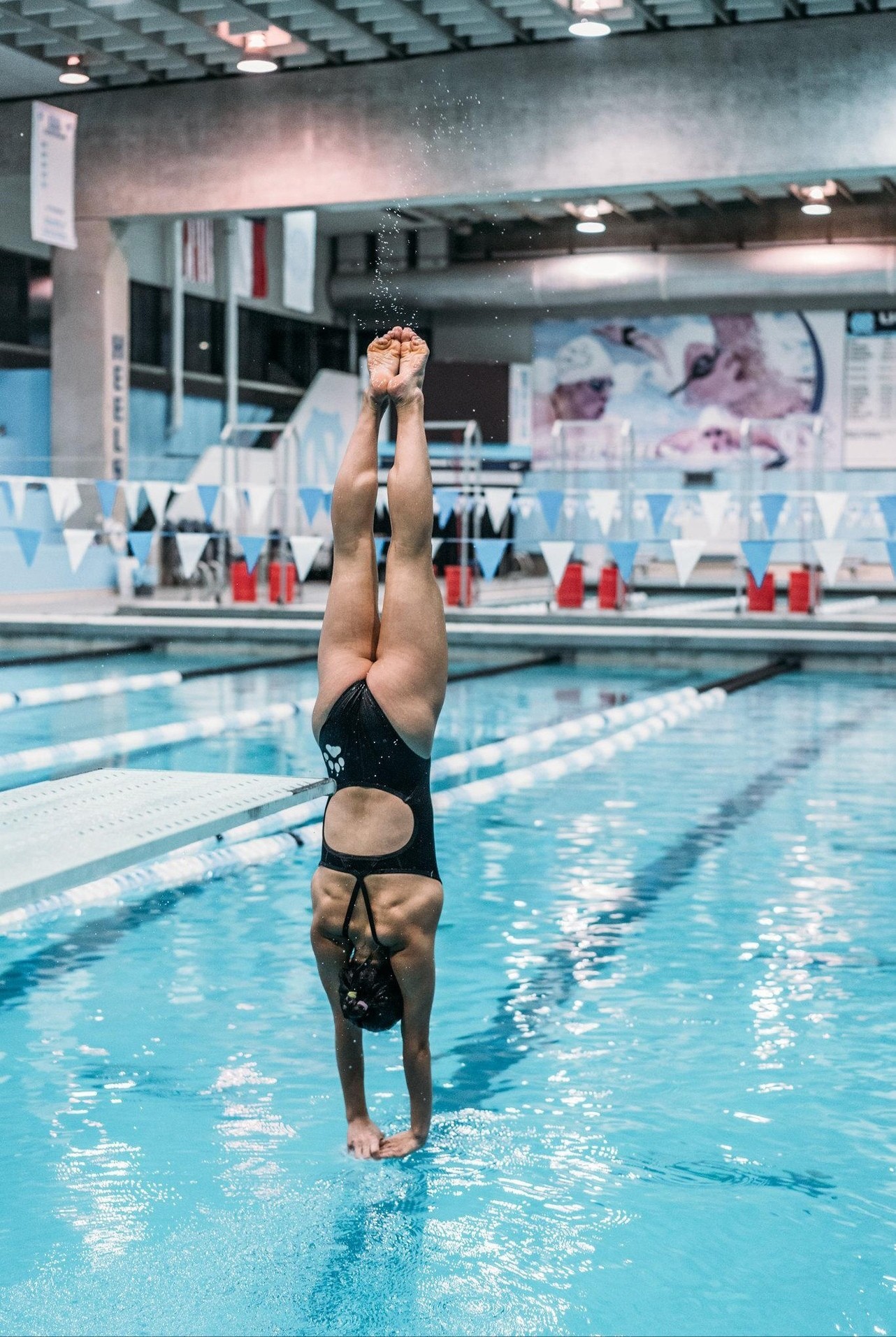 Lucky shot - Lucky shot, Swimming pool, Diving, Sport, Lucky moment