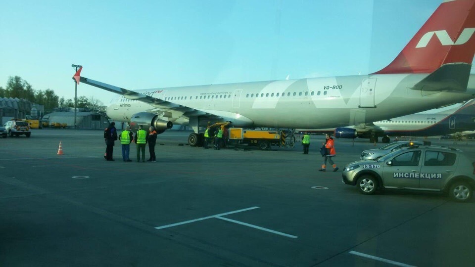 An accident at the Moscow Sheremetyevo Airport, the car crashed into an Airbus A321 aircraft, VQ-BOD of Nordwind airlines. - Sheremetyevo, Airplane, The airport, Nordwind Airlines, Road accident, Crash, Longpost