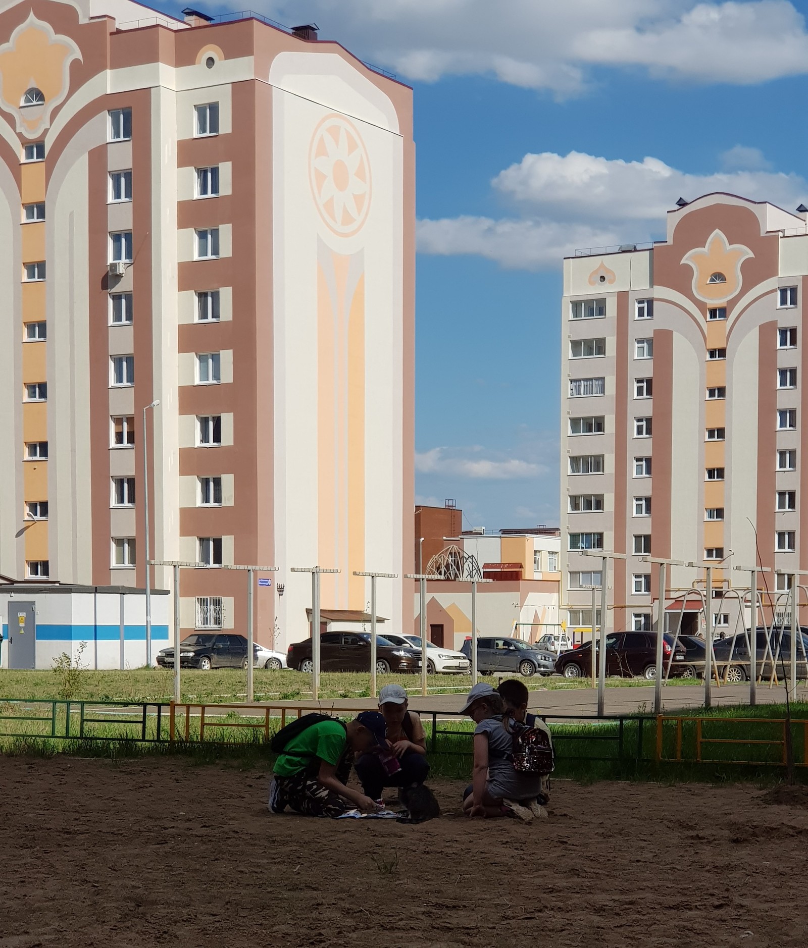 What do kids do on the playground today? - My, Dinner, cat, Children, Almetyevsk, Longpost