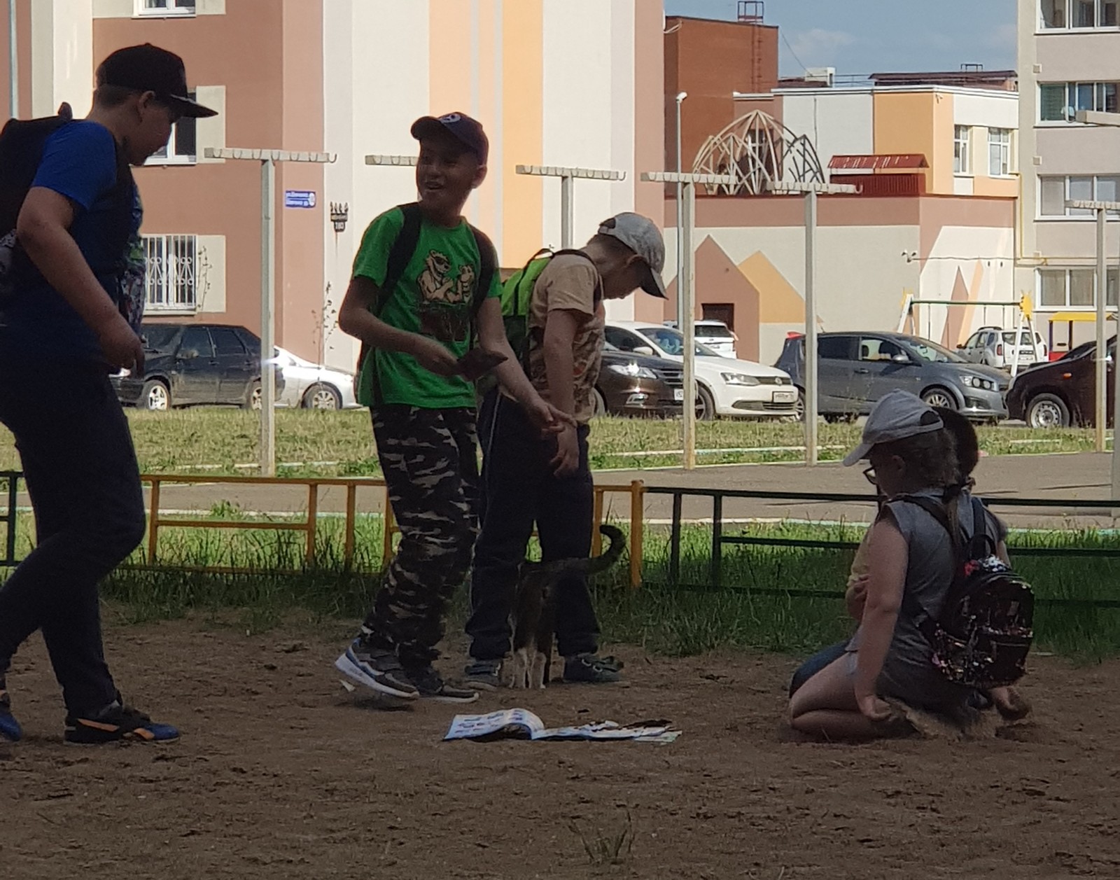 Чем занимаются современные дети на детской площадке - Моё, Обед, Кот, Дети, Альметьевск, Длиннопост