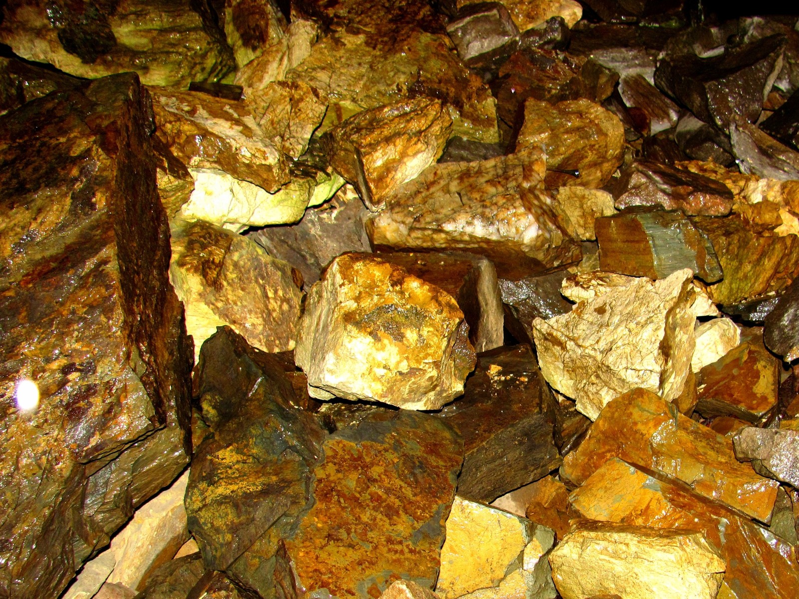 Stones in the rain - My, Natural stones, Night, Longpost