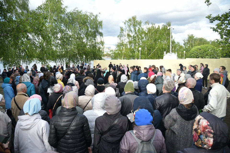 В Екатеринбурге прошел молебен в поддержку строительства храма - Храм, Екатеринбург, Длиннопост, Сквер, Строительство храма