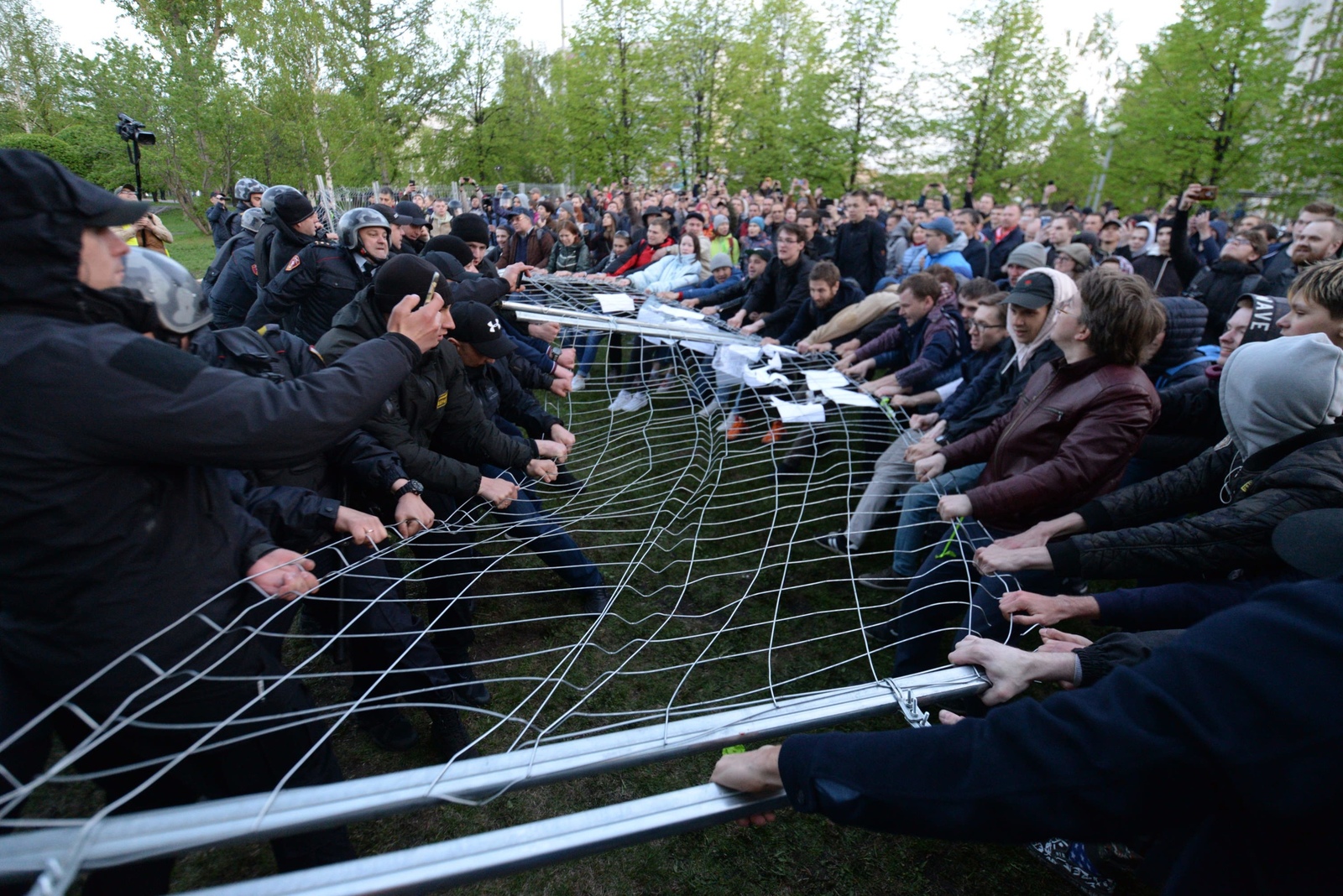 Про храм в сквере, референдум и избиения 