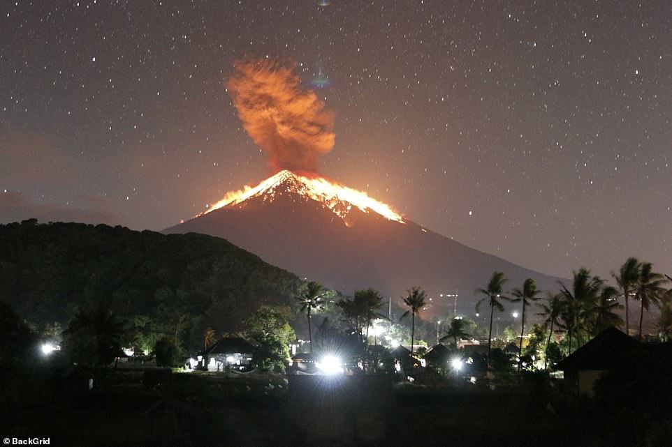 Volcanic eruption in Bali last night - Nature, Bali, Volcano, Eruption