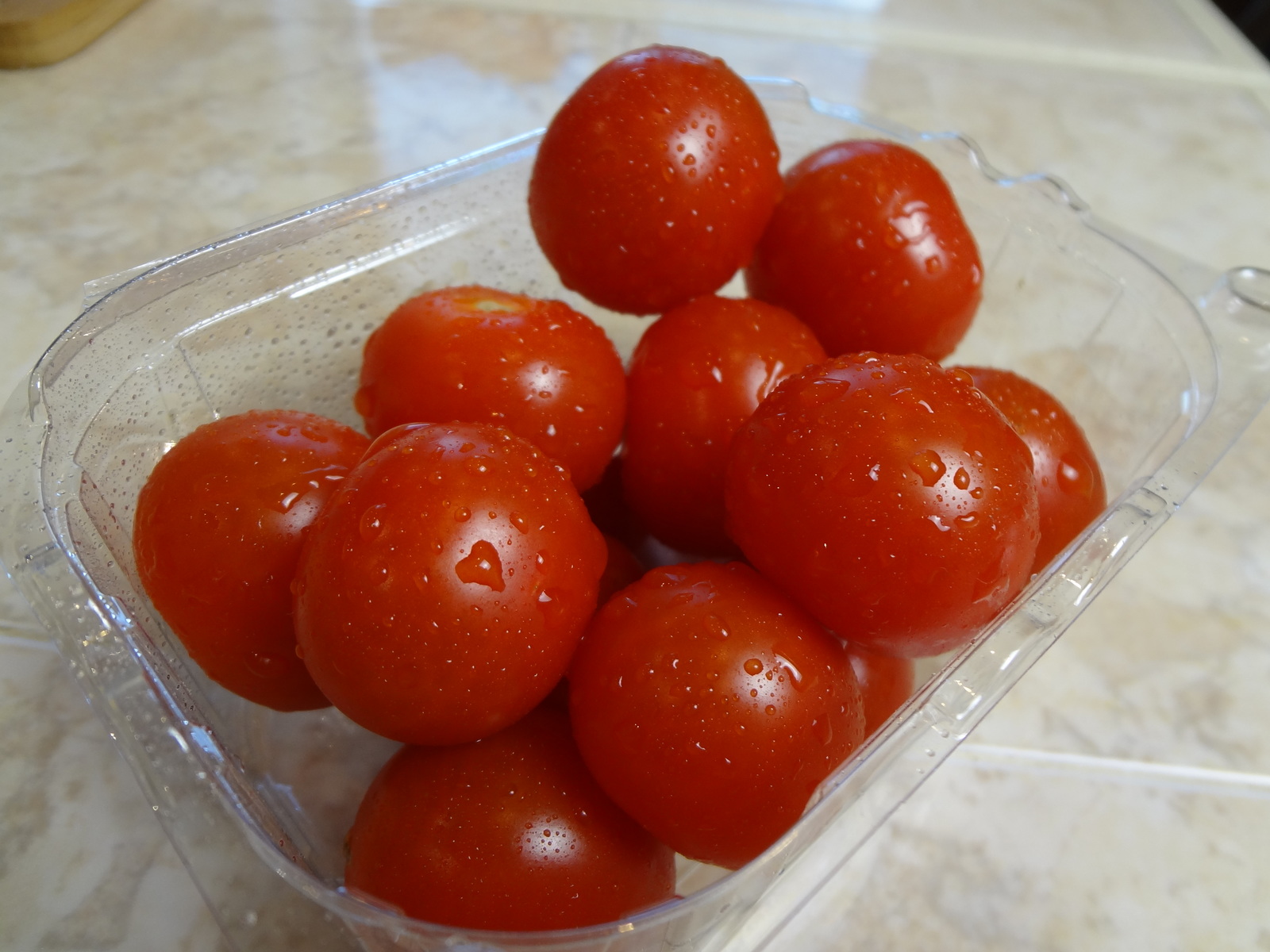 Salad in 2 minutes, everyone can do. Arugula with cherry tomatoes. - My, Vegan, Cherry tomatoes, , , Salad, Longpost, Video