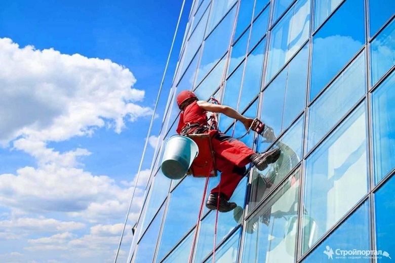 On rails for the clouds: how to wash the glass in a skyscraper - Facade, Lakhta Center, Technologies, Industrial alpinism, Longpost