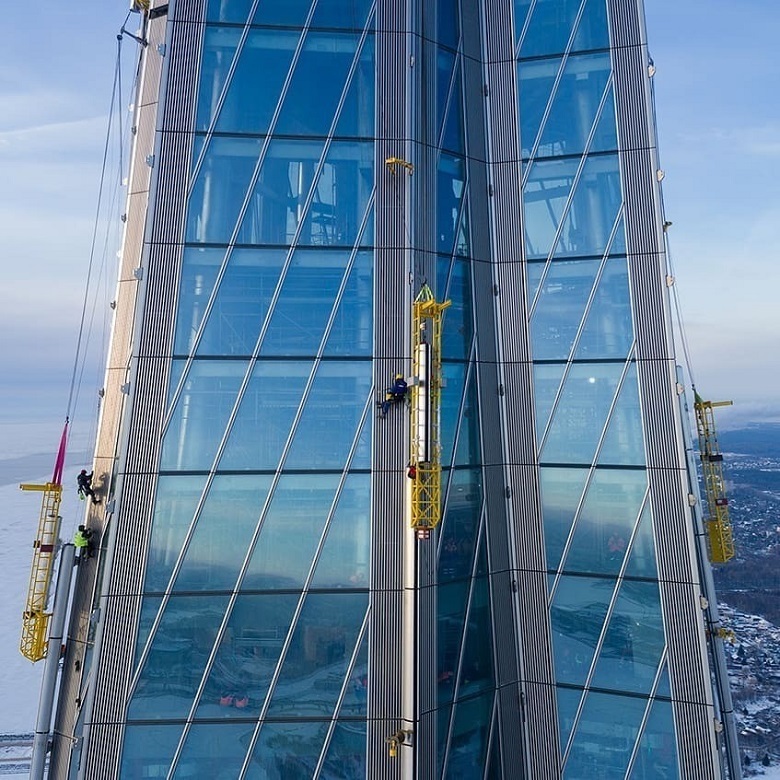 On rails for the clouds: how to wash the glass in a skyscraper - Facade, Lakhta Center, Technologies, Industrial alpinism, Longpost