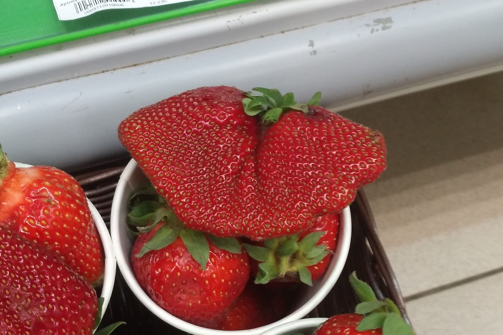 Butterfly - My, Strawberry, Butterfly, Strawberry (plant)