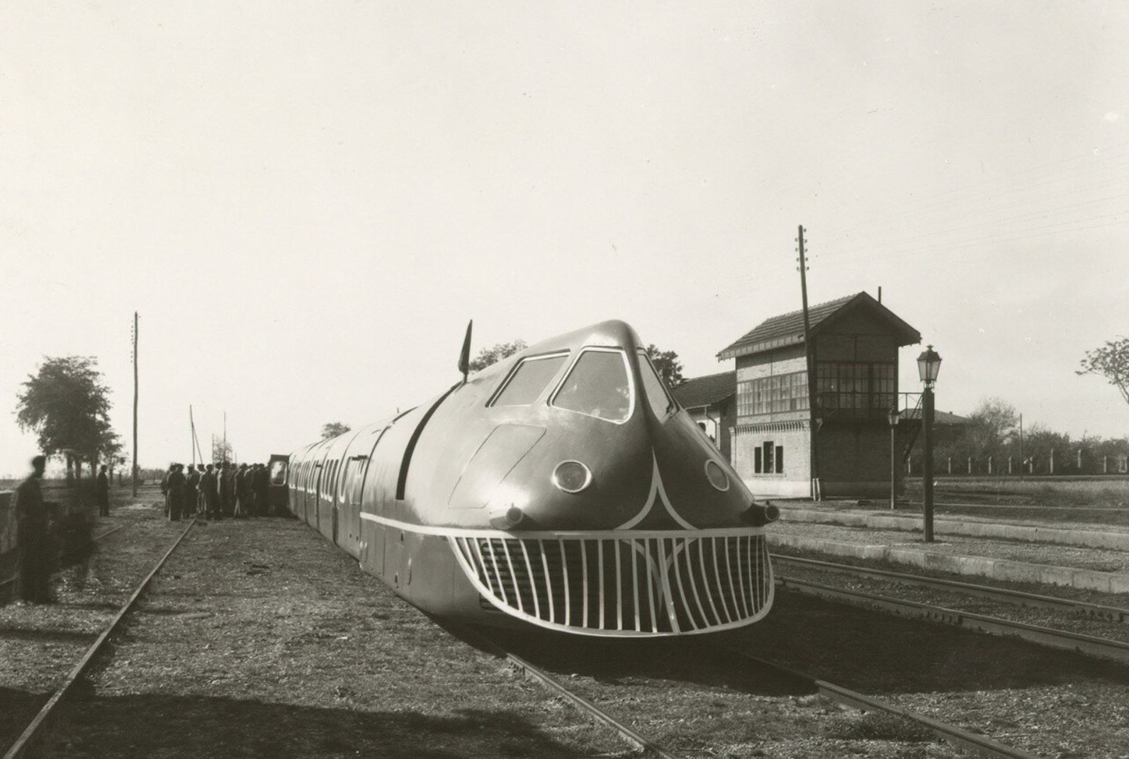 Улыбающийся поезд. Talgo I. - Железная Дорога, Тальго, Испания, Длиннопост, Дизель-Поезд