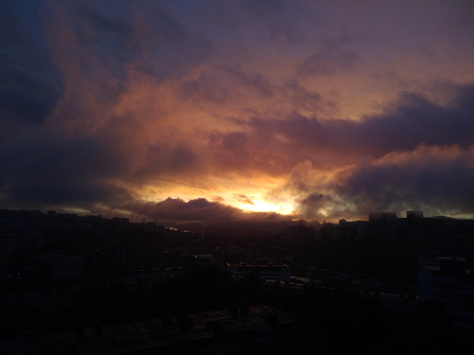 heavenly fire - My, Photo on sneaker, Sunset, View from the window, Vladivostok, Longpost