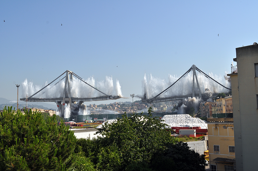 Morandi bridge explosion - My, Italy, Genoa, Explosion, Longpost, Video