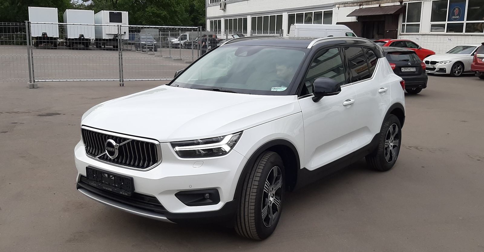 Volvo XC-40 inscription. Черный верх, белый низ и немного брони. - Моё, Автовинил, Полиуретан, Детейлинг, Оклейка авто, Пленка, Винил, Volvo, Москва, Длиннопост