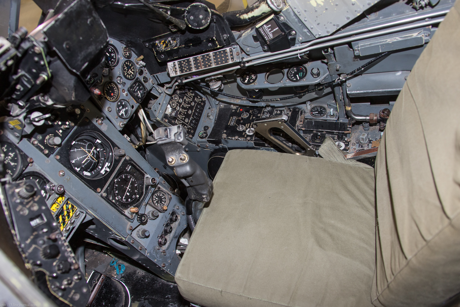 Museum in Pensacola: McDonnell Douglas AV-8C Harrier attack aircraft and its cockpit. - Airplane, Harrier, Museum, Longpost