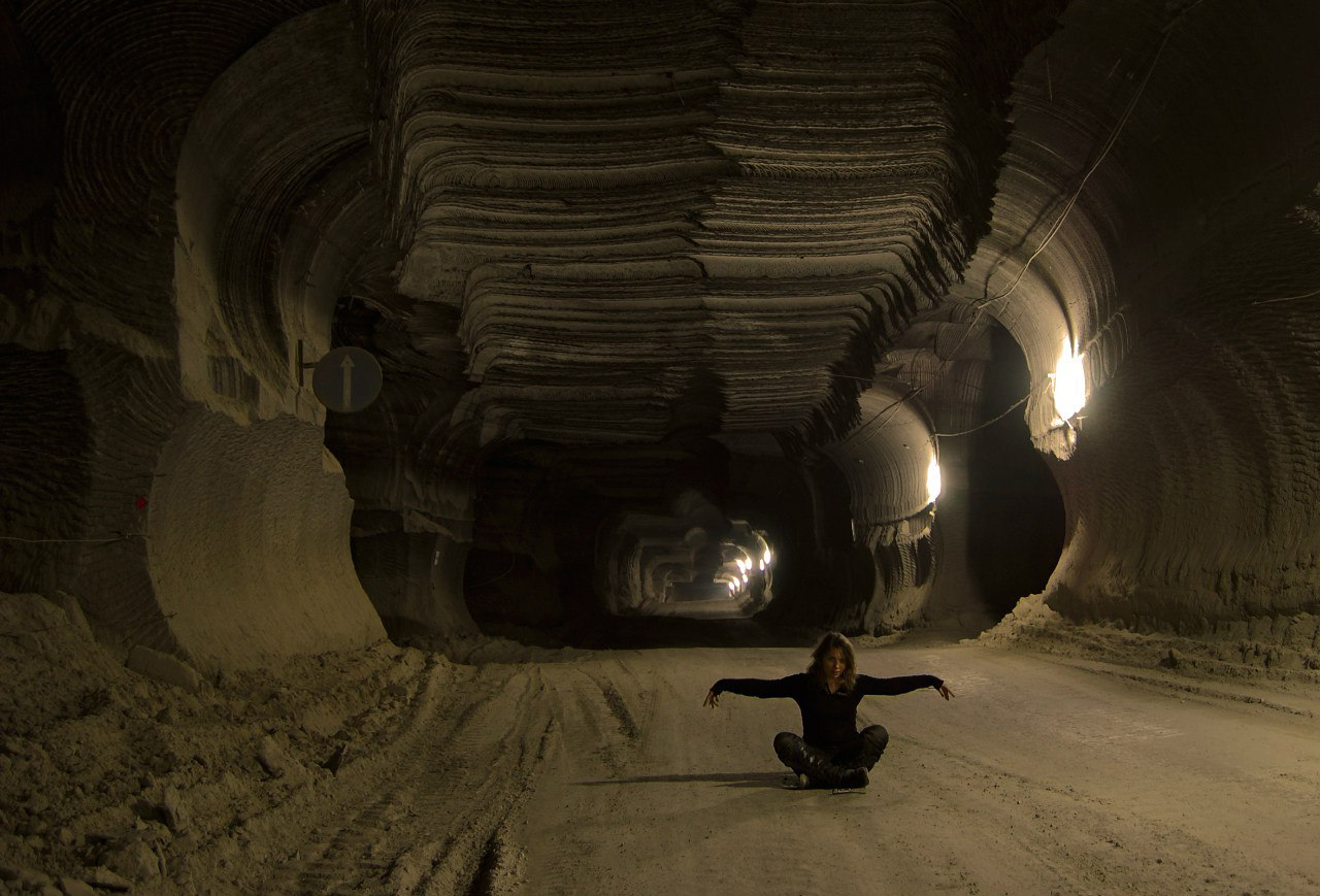 5 км под землей. Подземный город Sietch Nevada. Каппадокия подземный город. Древние города под землей. Подземные цивилизации.