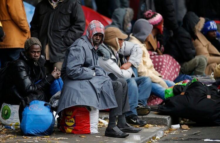 Photos from hell - the former Paris, the capital of France - Туристы, Paris, Migrants, Hell, The photo, Longpost