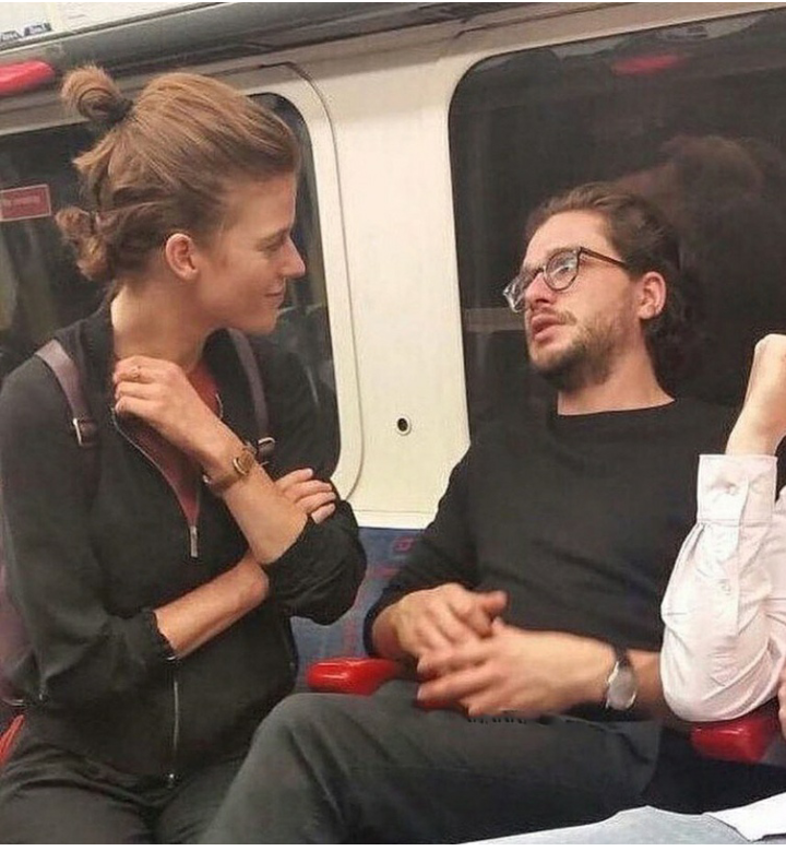 You go like this in the subway, and there: - Game of Thrones, Actors and actresses, Kit Harington, Rose Leslie