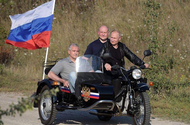 Lipetsk deputy worried about the dangerous ride of Vladimir Putin on a motorcycle - Vladimir Putin, Deputies, Longpost, Yuriy Chaika, Violation of traffic rules