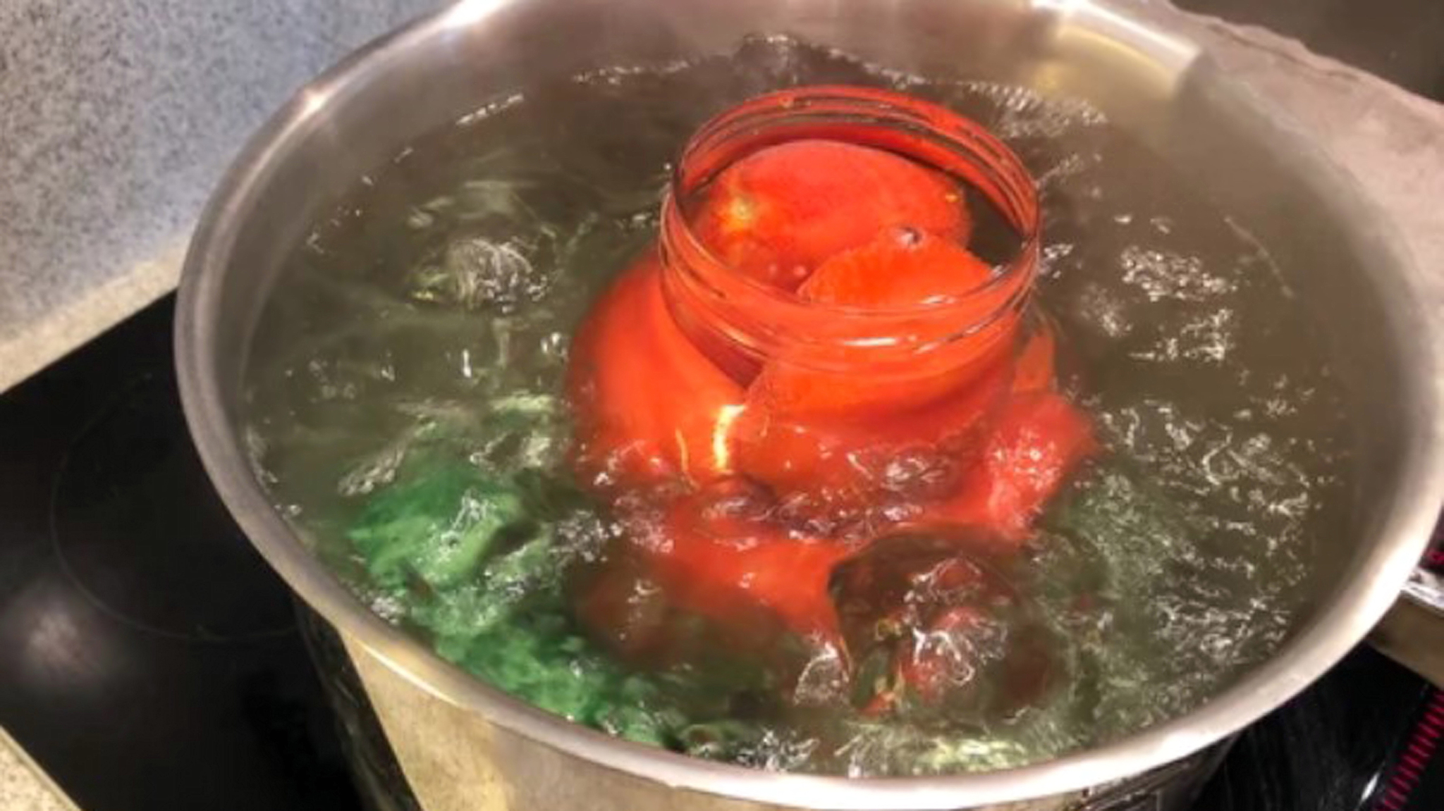 Tomatoes until the first cracked - a recipe for a delicious spin - My, Canning, Tomatoes, Recipe, Yummy, Longpost, Cooking