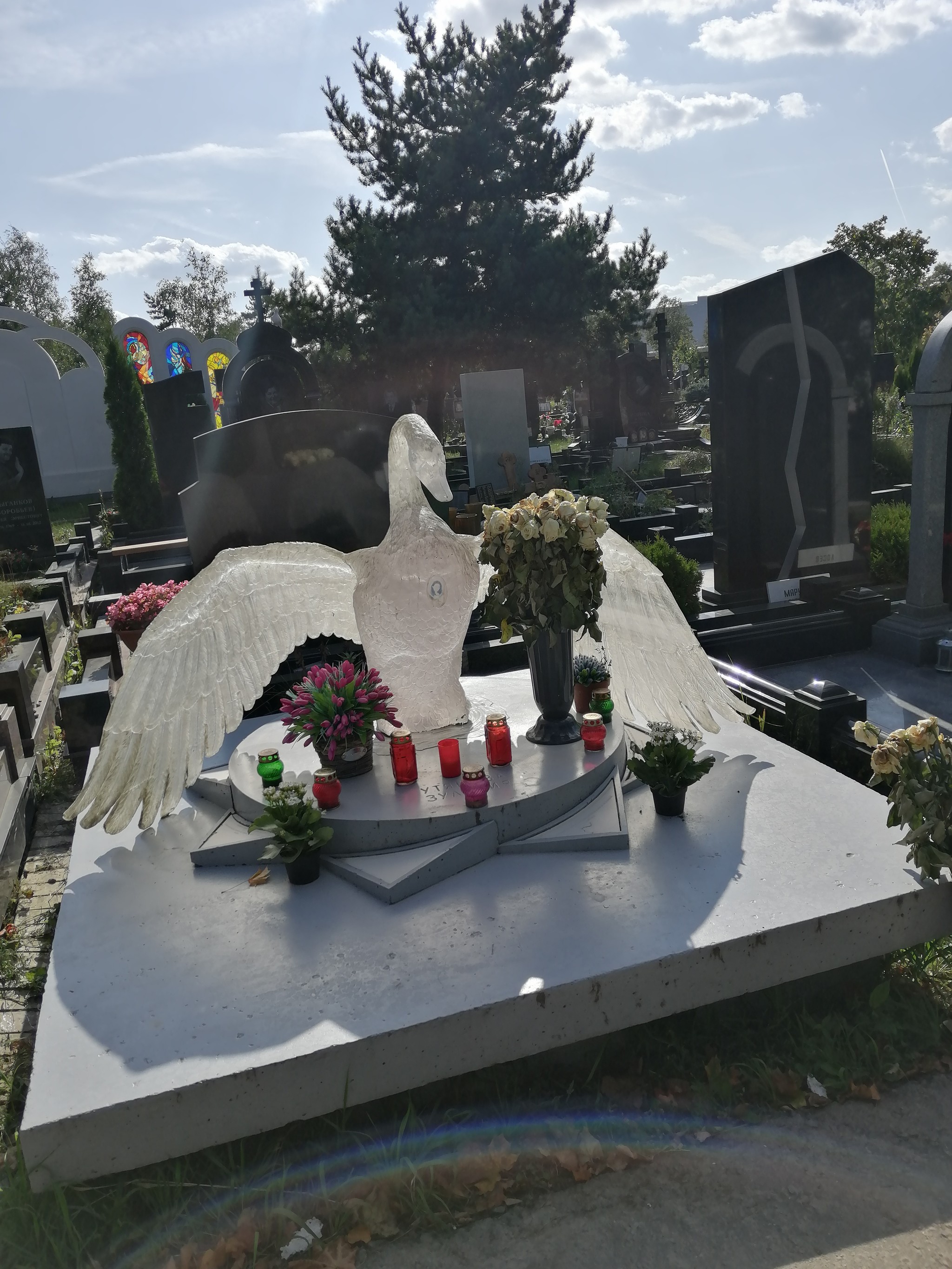 Памятники на могилу на Троекуровском кладбище