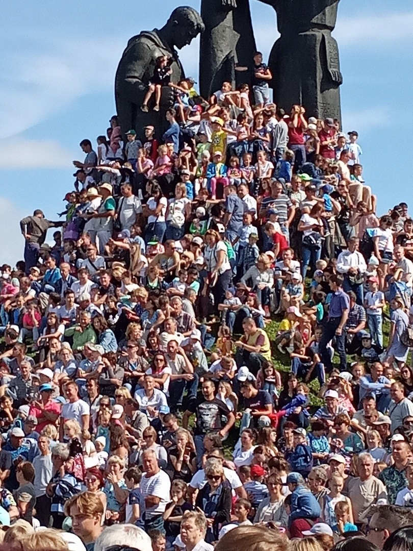 Город жителей. Чебоксары люди. Жители города. Чебоксары население. Жители города Чебоксары.