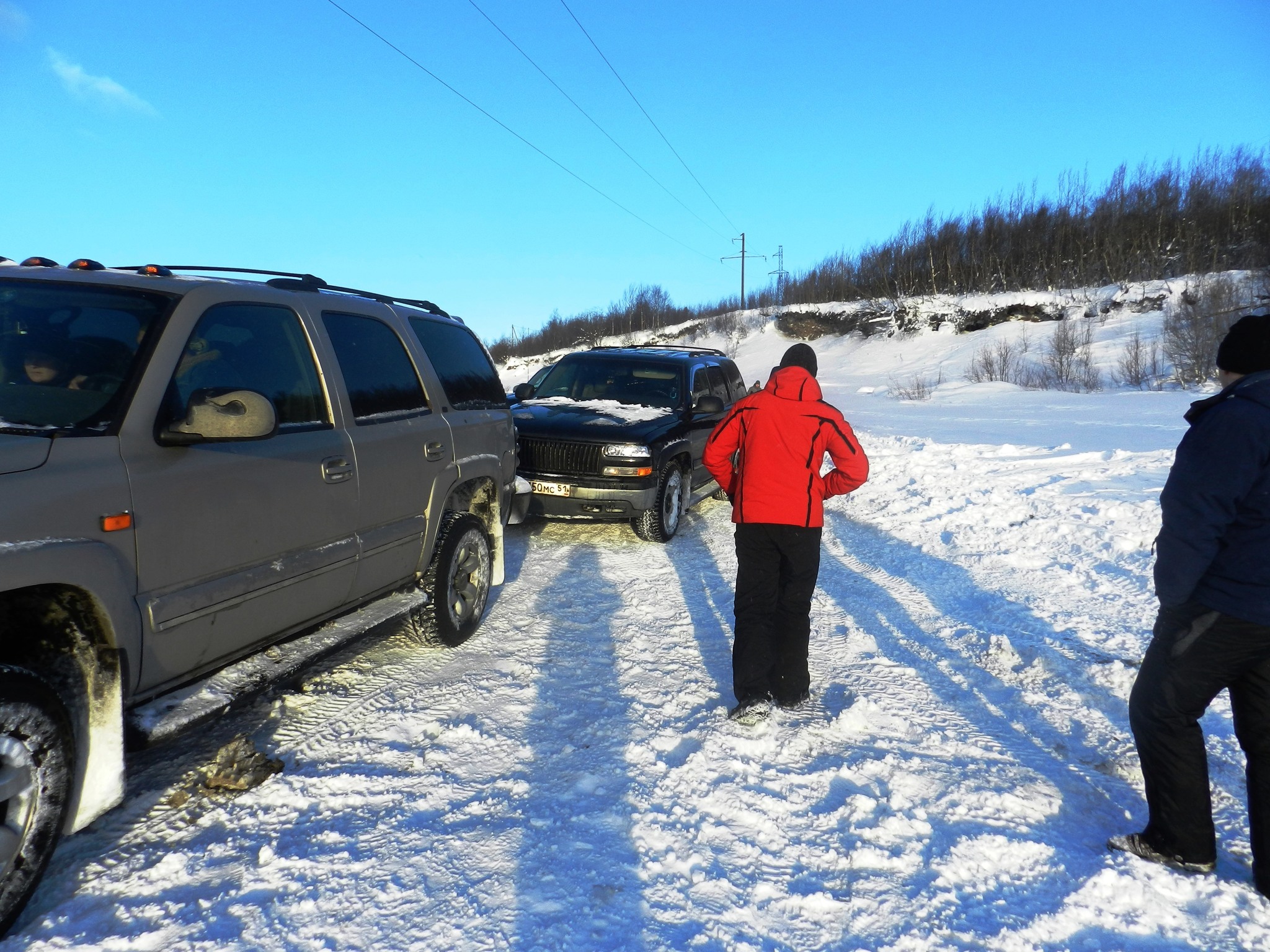 Duster vs Tahoe and Hummer. Дастер против монстров. Мурманск - Моё, Дастер, Хаммер, Мурманск, Снег, Мороз, Холод, Кольский полуостров, Видео, Длиннопост, Сhevrolet Tahoe, Renault Duster, Chevrolet Tahoe