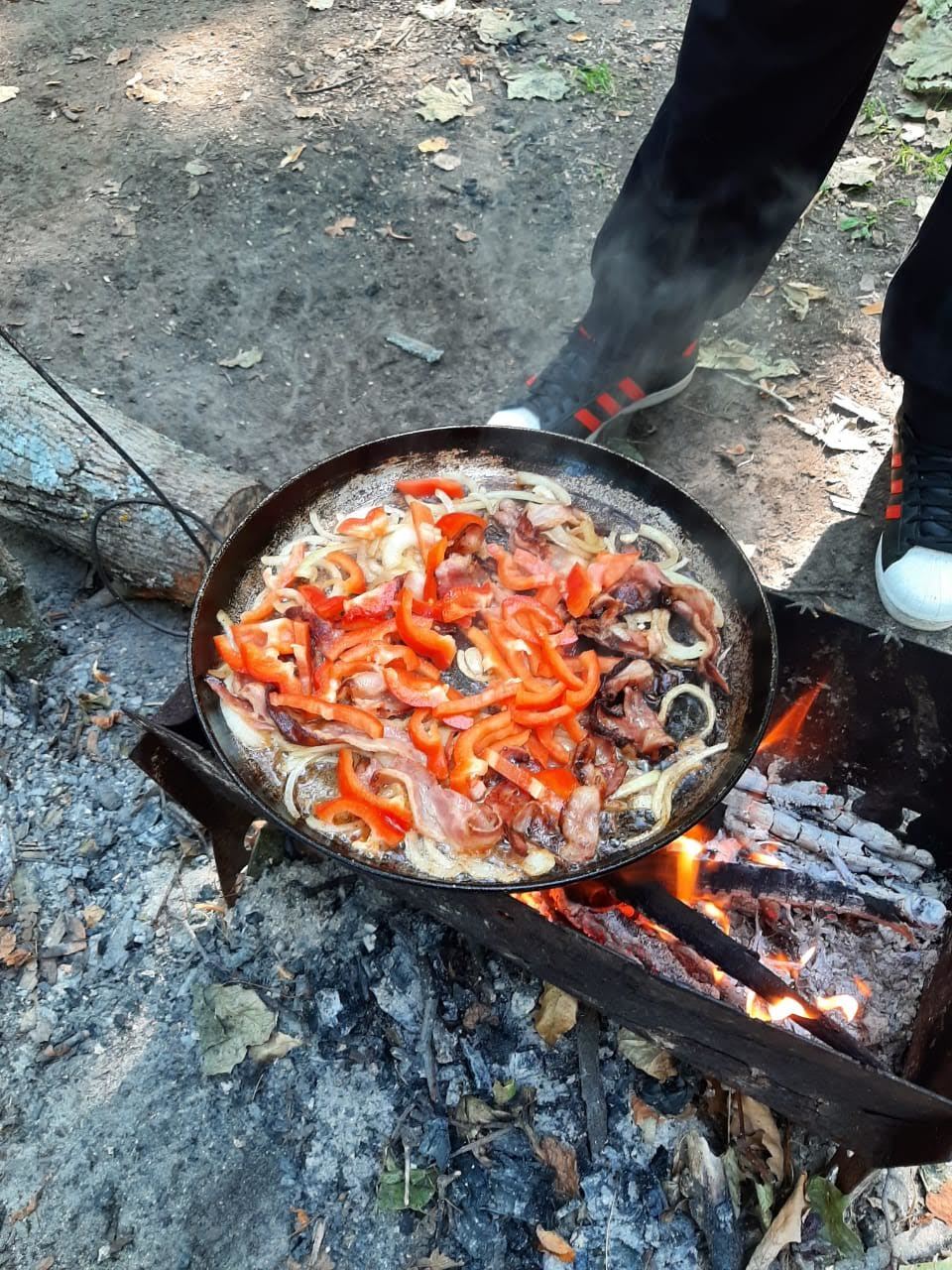 Яичница с помидорами. - Моё, Яичница, Готовка на костре, Готовка на природе, Длиннопост