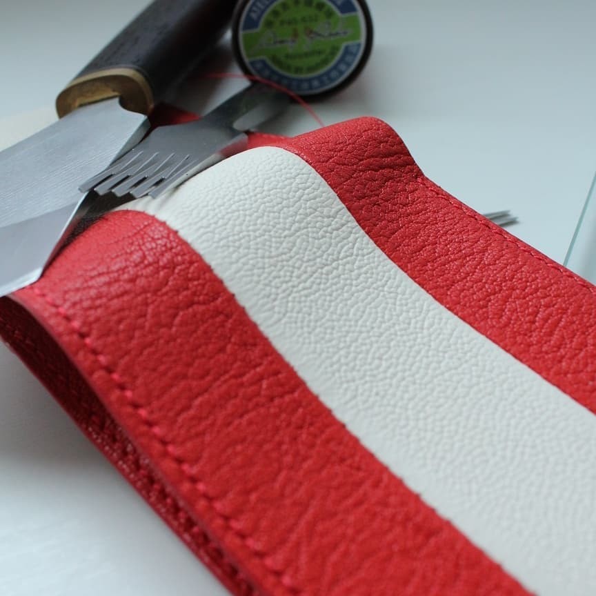 White ribbon on red - Wallet, Natural leather, Leather craft, Leather wallet, Leather products, Longpost