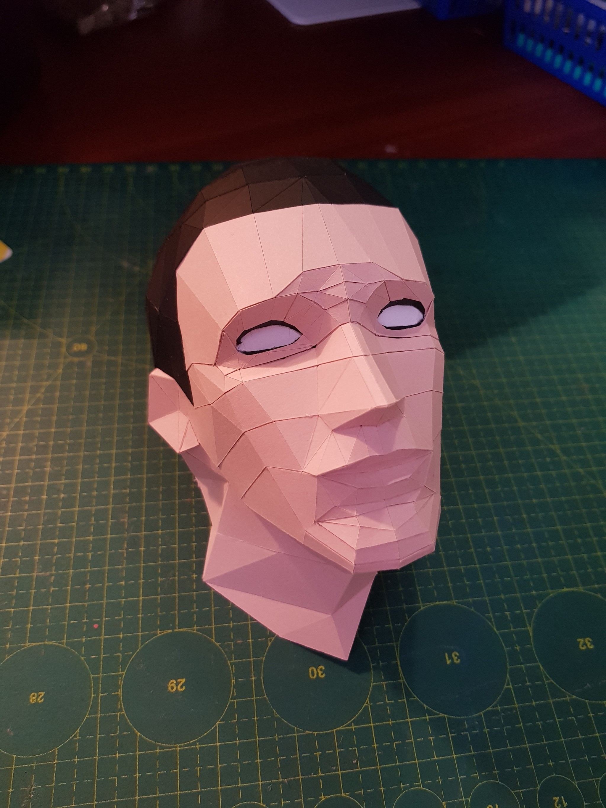 Freddie Mercury papercraft - Моё, Рукоделие с процессом, Papercraft, Фредди Меркьюри, Queen, Длиннопост