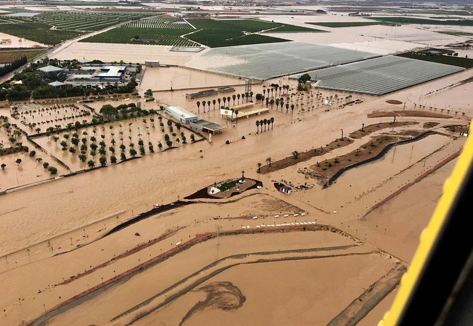 Flooding in Spain - the road of death. - Flood, Spain, Death, Collapse, Tornado, Nature, Longpost, Потоп