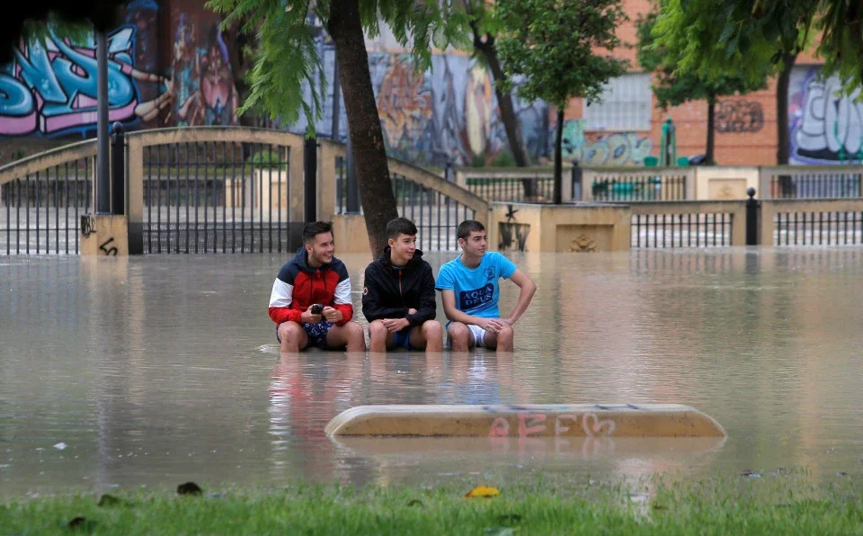 Flooding in Spain - the road of death. - Flood, Spain, Death, Collapse, Tornado, Nature, Longpost, Потоп