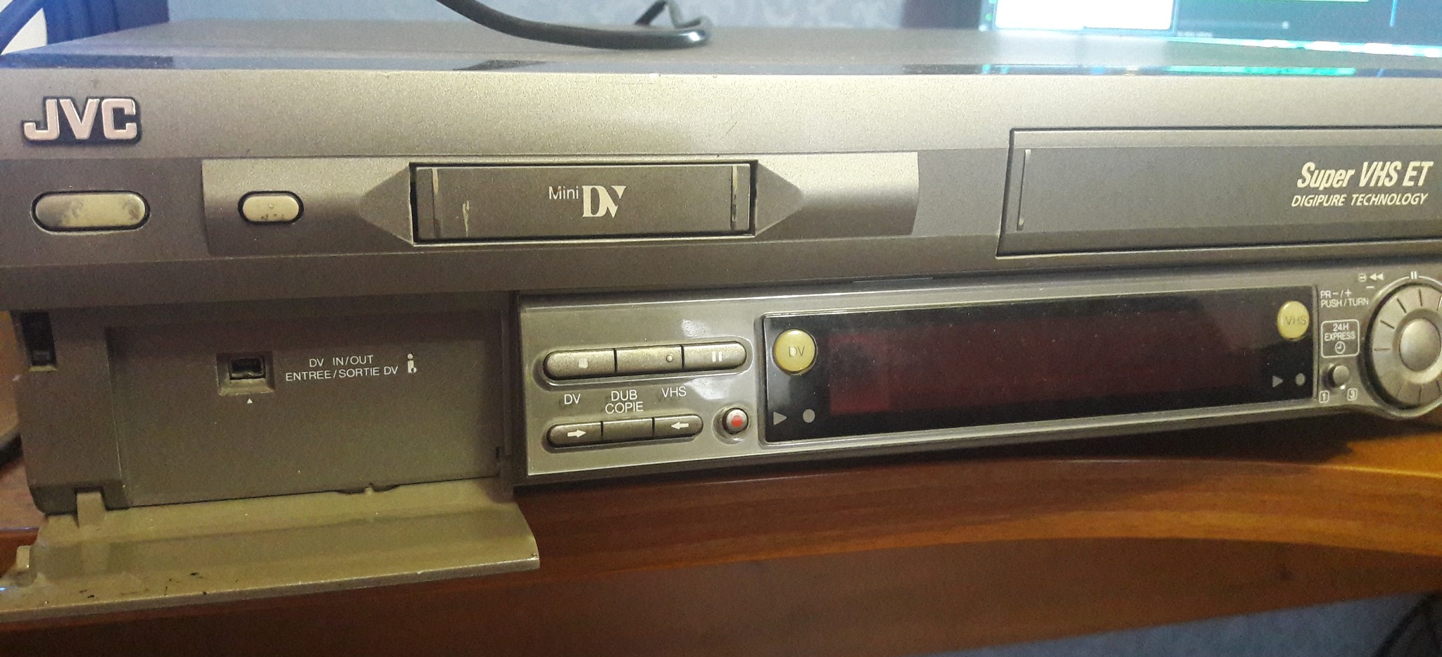 The SR-VS30 VCR needs repair. The computer does not see the tape recorder on a mini DV cable. - My, Repair of equipment, Repair