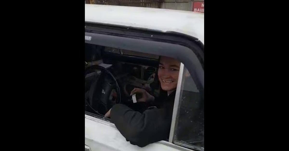 Ваз едет задом наперед