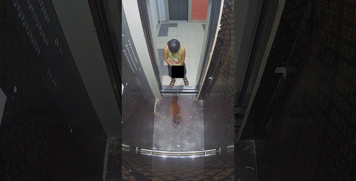 Пописал внутрь. Видеонаблюдение в лифте. Камера в лифте. Камера видеонаблюдения в лифте. Девушка в лифте.