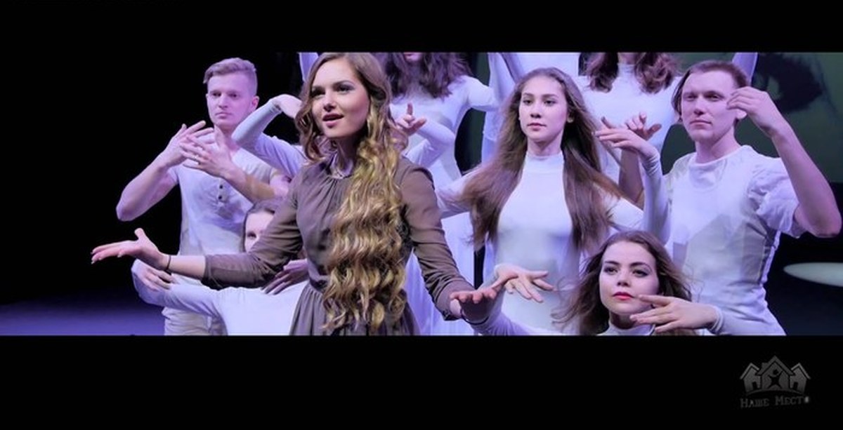 жестовое пение глухих. мастер класс по жестовой песне. драматический жест. глухонемая девушка. глухонемой видео.